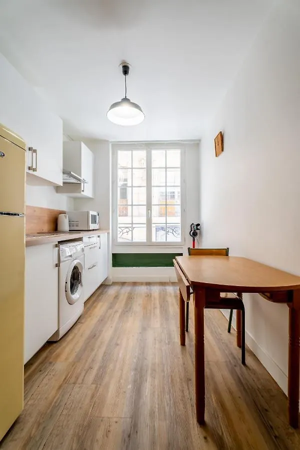 Apartment Esprit Loft & Club Proche Embarcadere Corse Mayol Port Centre Historique Toulon France